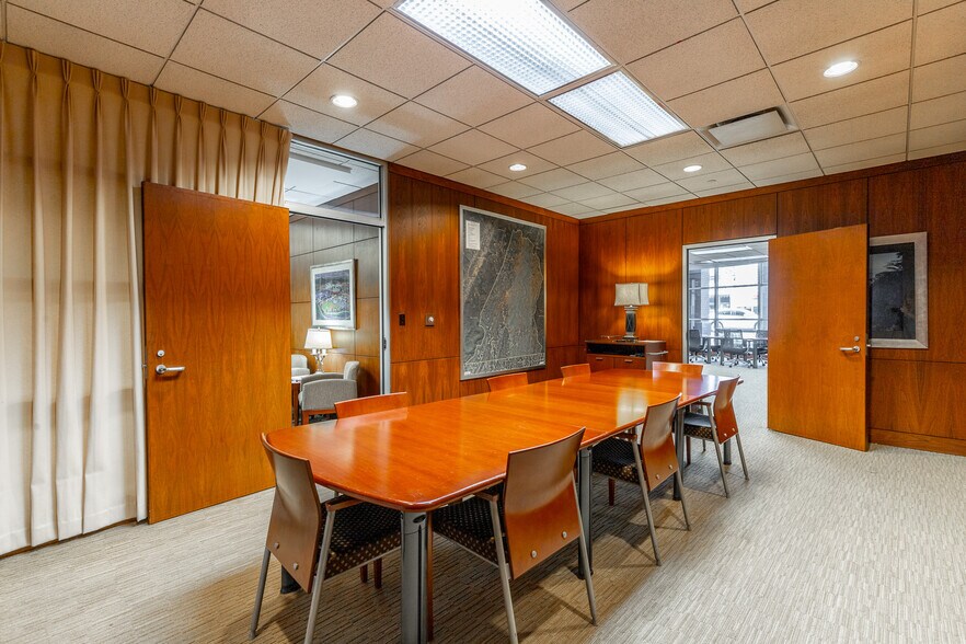 More Photos Of 811 Broad St, Chattanooga Medical For Lease