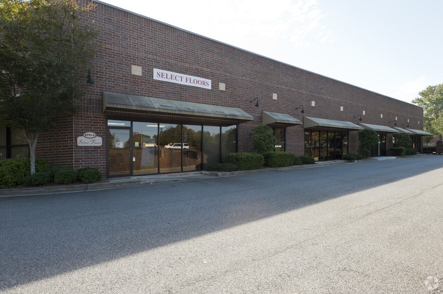 More Photos Of 1890 W Oak Pky, Marietta Showroom For Lease