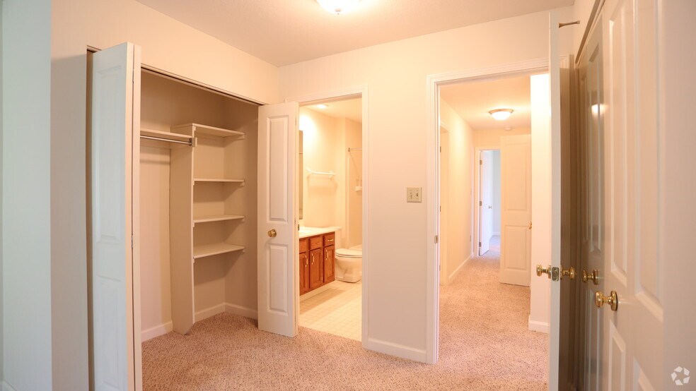 More Photos Of 210 Retreat Ln, Westerville Apartments For Sale