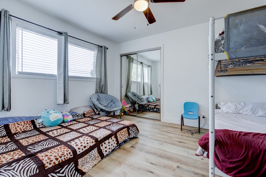 More Photos Of 1720 Cerritos Ave, Long Beach Apartments For Sale