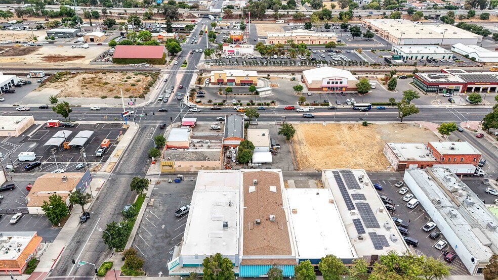 More Photos Of 328-332 W Main St, Merced Storefront For Lease