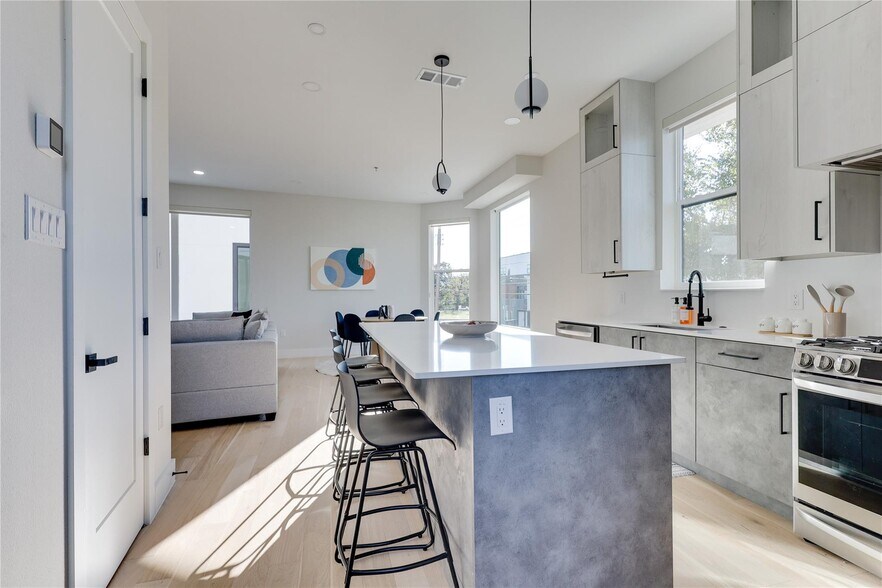 More Photos Of 1512 Seegar St, Dallas Apartments For Sale