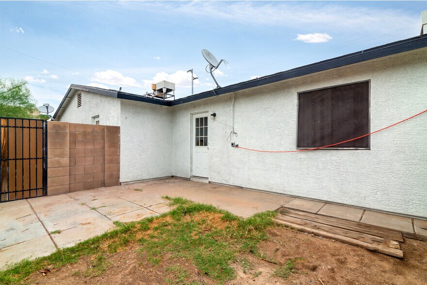More Photos Of 2444 E Willetta St, Phoenix Apartments For Sale