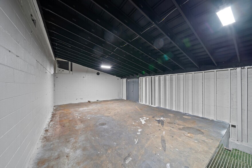 More Photos Of 174 N Main St, Franklin Light Manufacturing For Sale