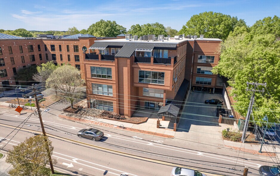 More Photos Of 308 W Rosemary St, Chapel Hill Office For Sale