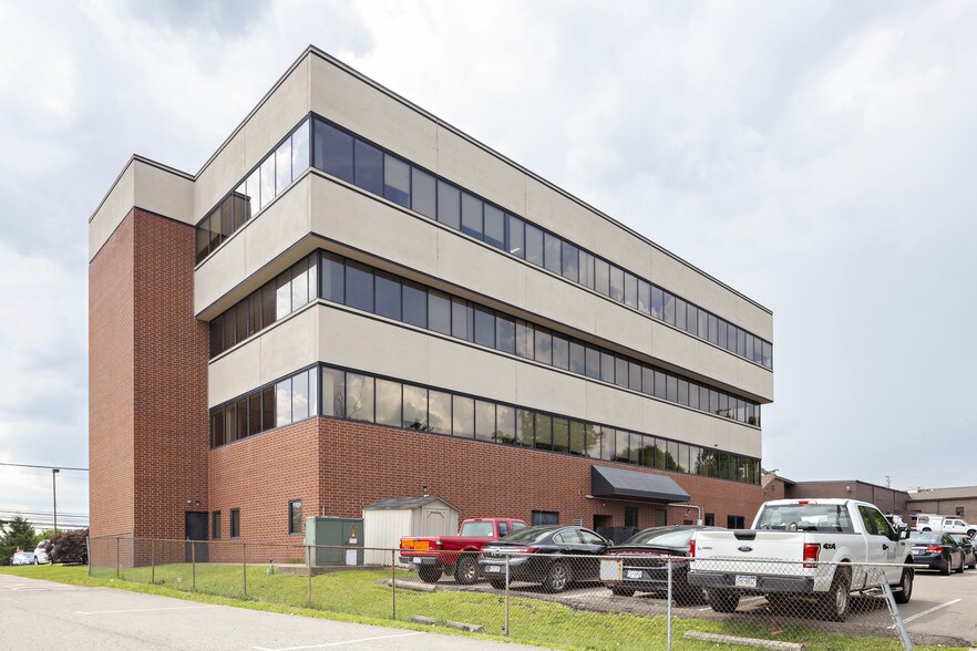 More Photos Of 1800 Pine Hollow Rd, McKees Rocks Medical For Lease