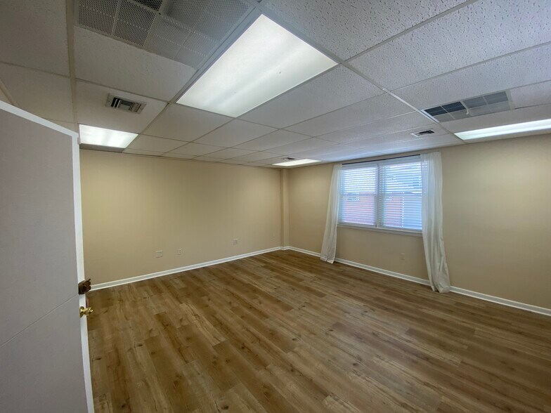More Photos Of 13 St. Albans Cir, Newtown Square Office For Lease