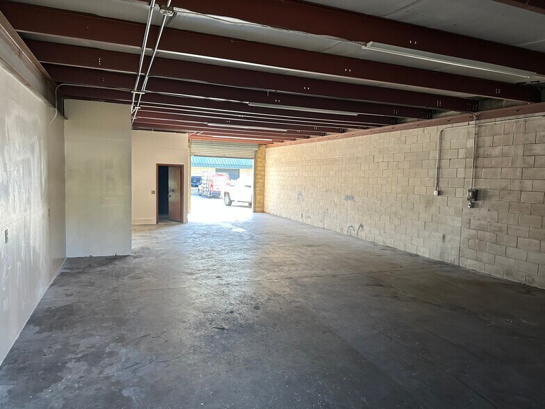 More Photos Of 1706 N Magnolia Ave, Ocala Storefront For Sale