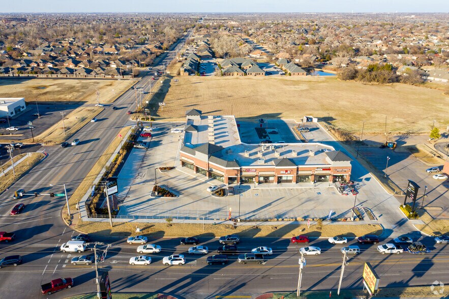 More Photos Of 1001 W Memorial Rd, Oklahoma City Storefront For Lease