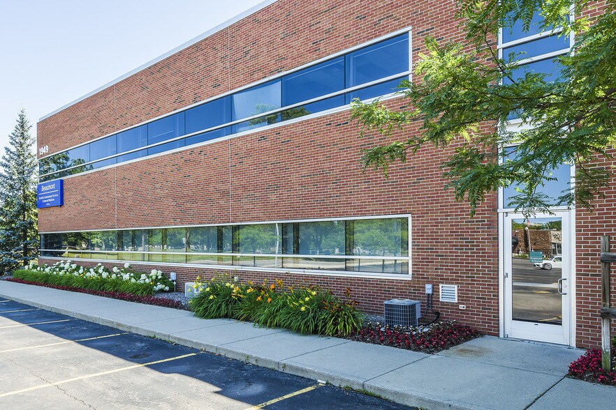 More Photos Of 1949 W 12 Mile Rd, Berkley Office For Lease