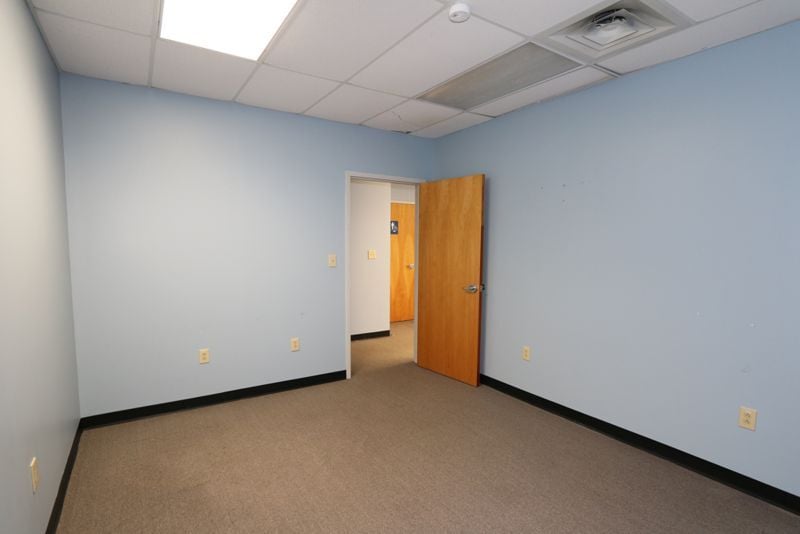 More Photos Of 1097 Highway 101 S, Greer Flex For Lease