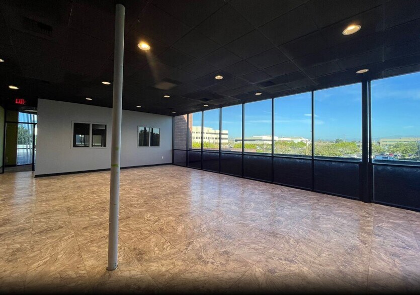 More Photos Of 15 Corporate Park, Irvine Medical For Lease