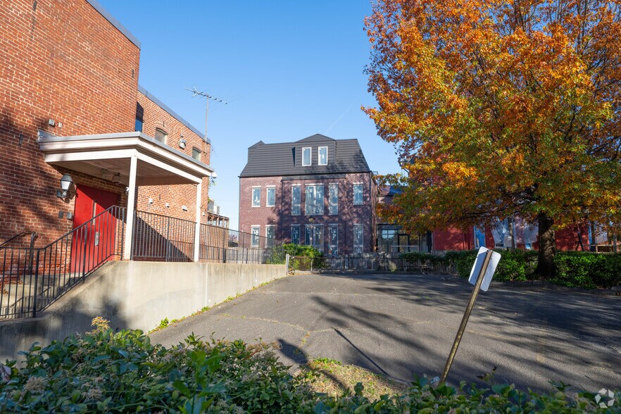 More Photos Of 421 T St NW, Washington Apartments For Sale