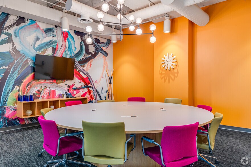 More Photos Of 2 N Central Ave, Phoenix Coworking Space