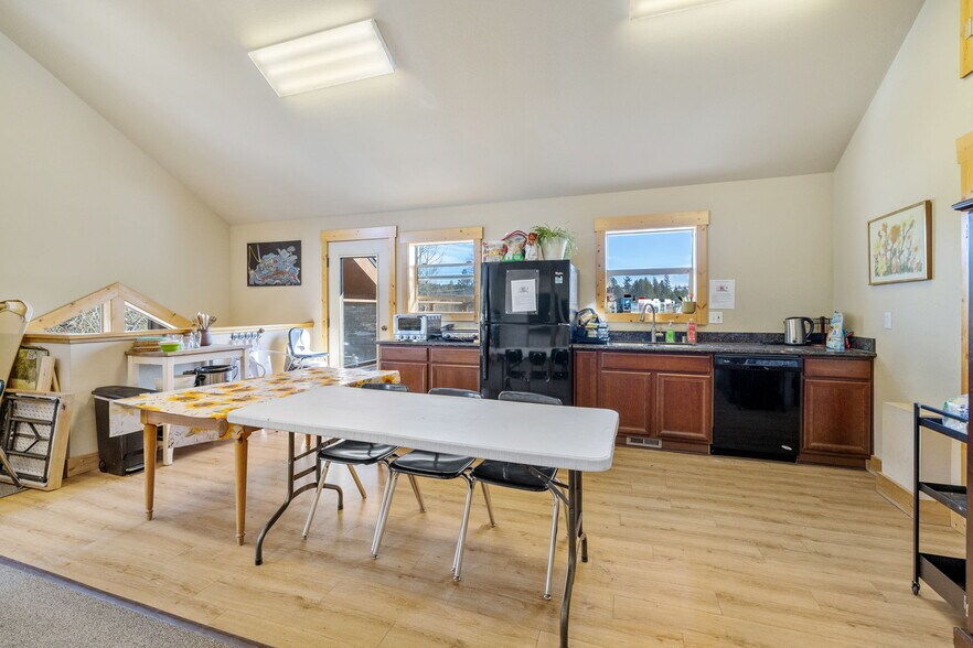 More Photos Of 12315 Deerfield Dr, Truckee Office Residential For Sale