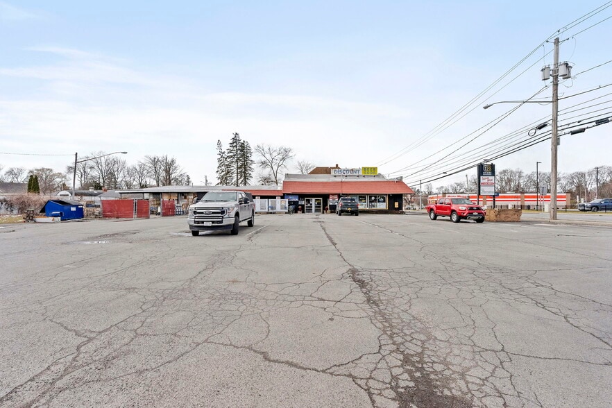 More Photos Of 1866-1874 Altamont Ave, Schenectady Freestanding For Sale