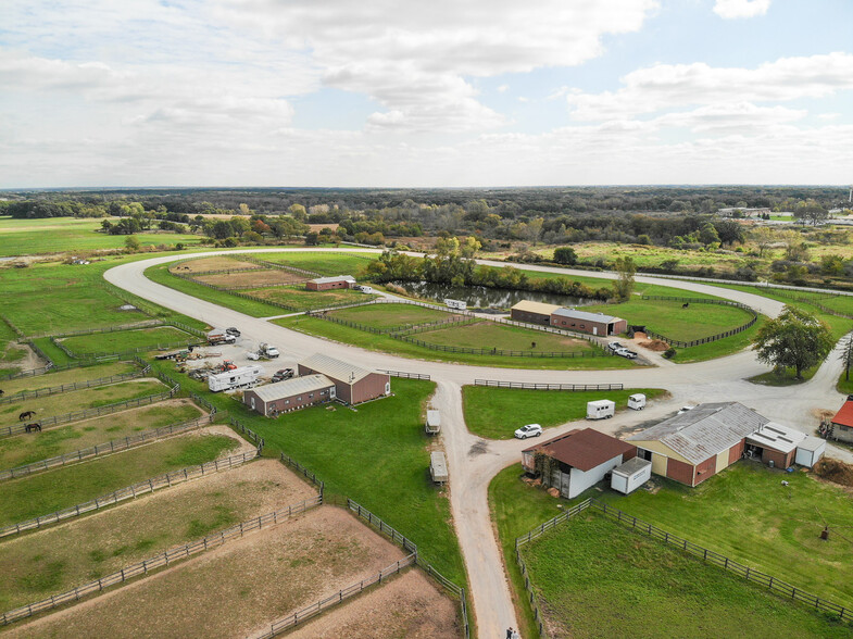 Primary Photo Of 475 W New Monee Rd, Crete Horse Stables For Sale