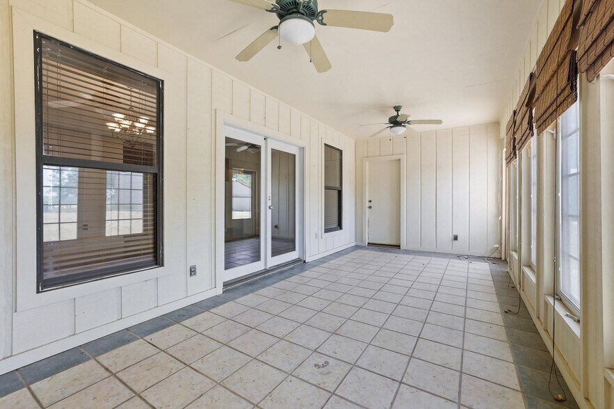 More Photos Of 12869 FM 1385, Pilot Point Light Distribution For Lease