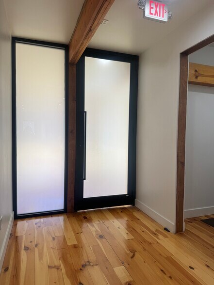 More Photos Of 108 S Stanton St, El Paso Office For Lease