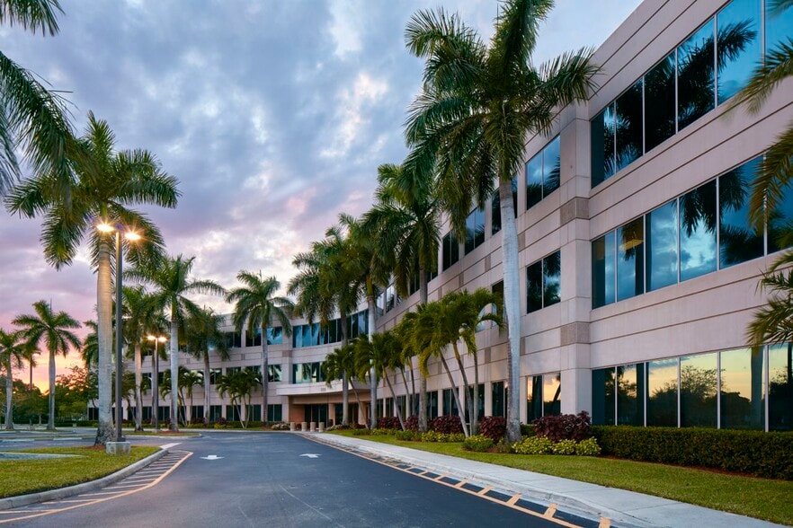 More Photos Of 1300 Sawgrass Corporate Pky, Sunrise Office Residential For Lease