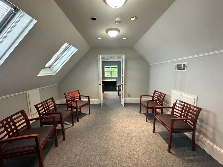 More Photos Of 5920 Odell St, Cumming Office For Sale