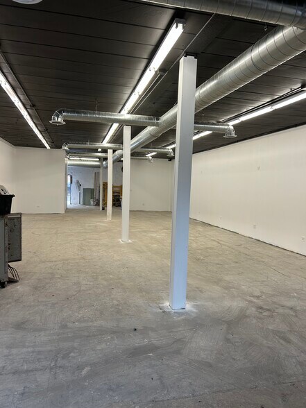 More Photos Of 123 E 43rd St, Chicago Restaurant For Lease