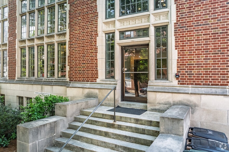 More Photos Of 330 S Greene St, Greensboro Office For Lease