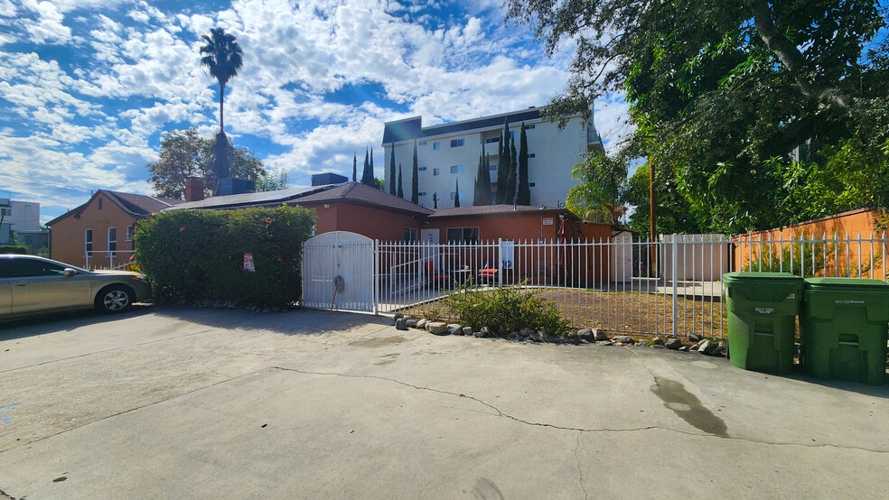 More Photos Of 11905 Riverside Dr, Valley Village Assisted Living For Sale