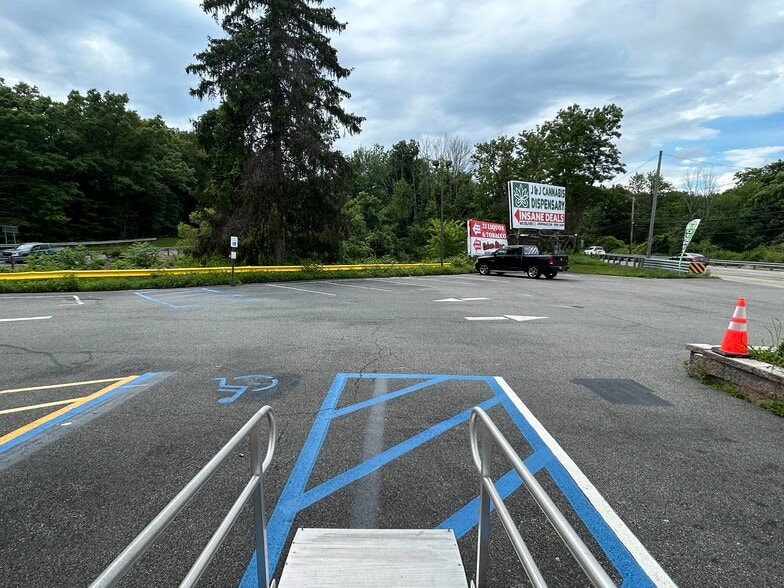 More Photos Of 3055 Route 23, Oak Ridge Restaurant For Lease