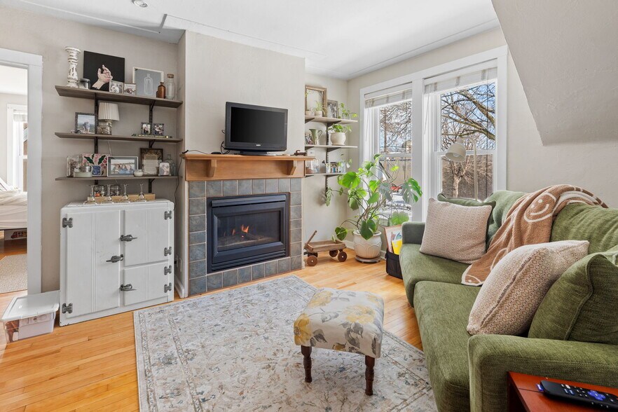 More Photos Of 1704 Jefferson St NE, Minneapolis Apartments For Sale