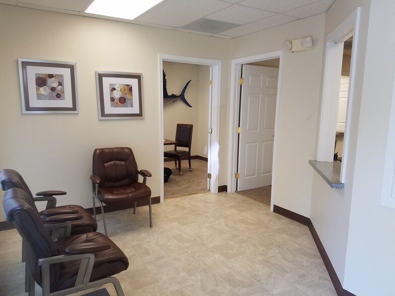 More Photos Of 559 Frost Ave, Warrenton Medical For Lease