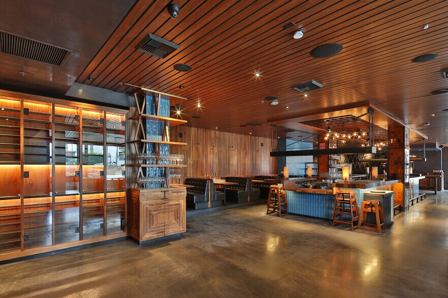 More Photos Of 1733 Ocean Ave, Santa Monica Office For Lease