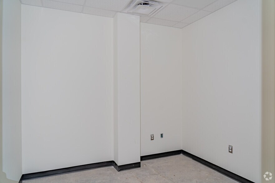 More Photos Of 1001 Bridge St, Fuquay Varina Unknown For Lease