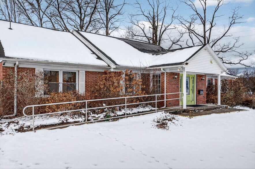 More Photos Of 301 Hurley Ave, Kingston Office For Sale