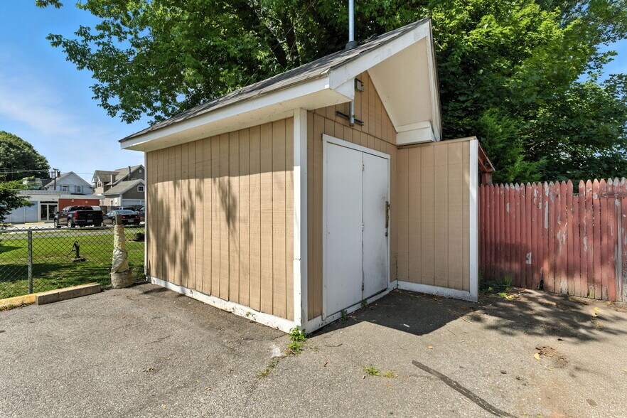 More Photos Of 568 Providence St, West Warwick Restaurant For Sale
