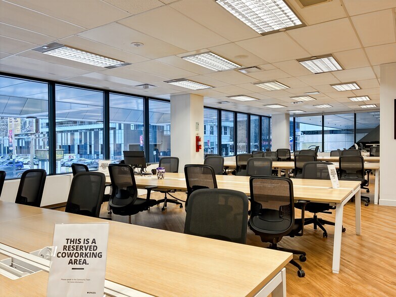 More Photos Of 325 Front St W, Toronto Coworking Space