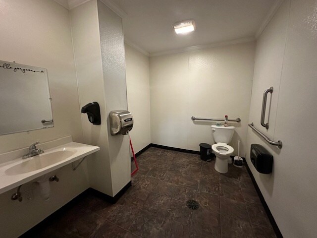 More Photos Of 144 E Huron St, Bad Axe Storefront For Sale
