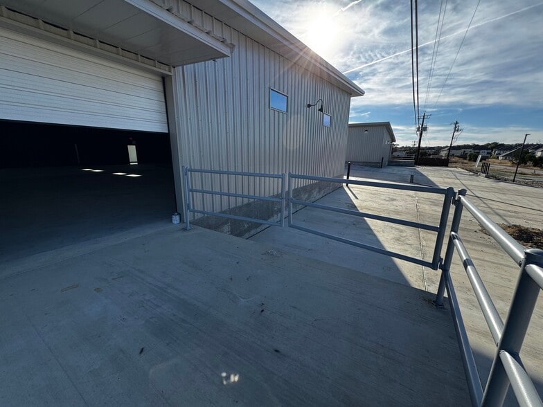 More Photos Of 775 County Road 270, Leander Warehouse For Lease