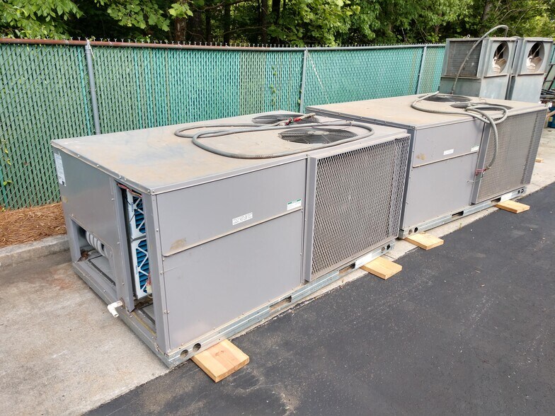 More Photos Of 1870 S Lee Ct, Buford Light Manufacturing For Sale