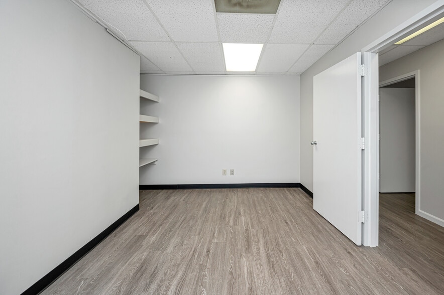 More Photos Of 1572 Montgomery Hwy, Birmingham Office For Lease