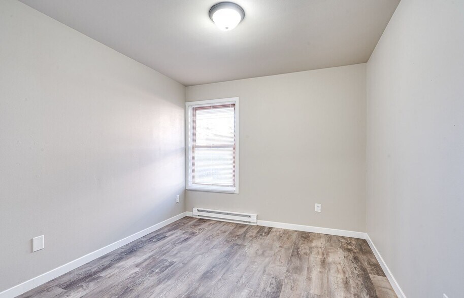 More Photos Of 825-835 Wisconsin St, Oshkosh Apartments For Sale