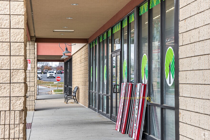 More Photos Of 8030 W 151st St, Overland Park Unknown For Lease