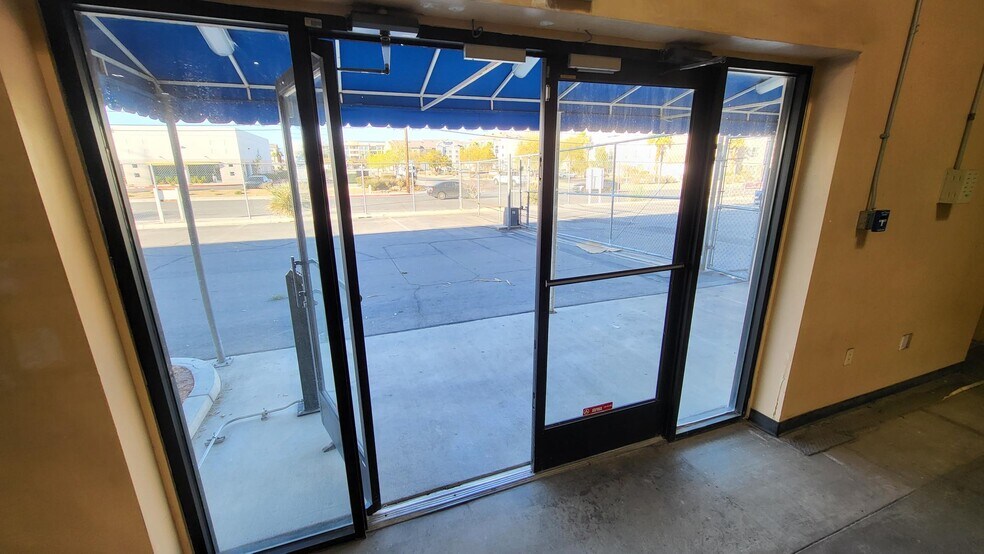 More Photos Of 3325-3326 W Oquendo Rd, Las Vegas Warehouse For Lease