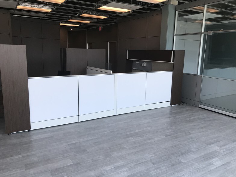 More Photos Of 5002 55th St, Red Deer Office For Lease