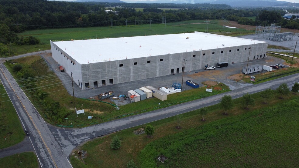 More Photos Of 724 Broadpointe Dr, Mills River Distribution For Lease