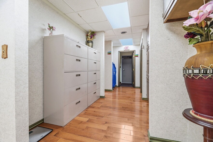 More Photos Of 255 Dueber Ave SW, Canton Medical For Sale