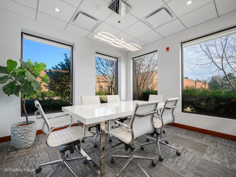 More Photos Of 610-642 Anthony Trl, Northbrook Light Distribution For Sale