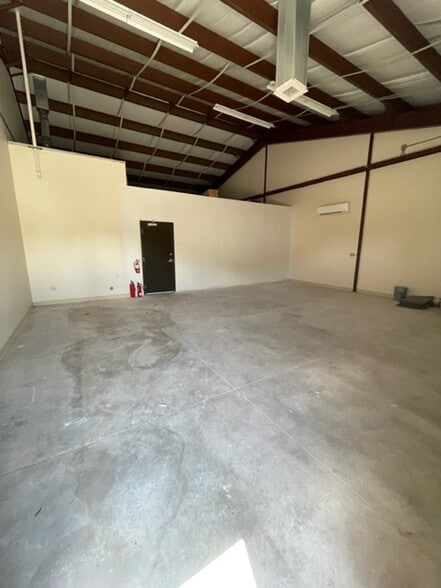 More Photos Of 1011 S Heatherwilde Blvd, Pflugerville Research And Development For Lease