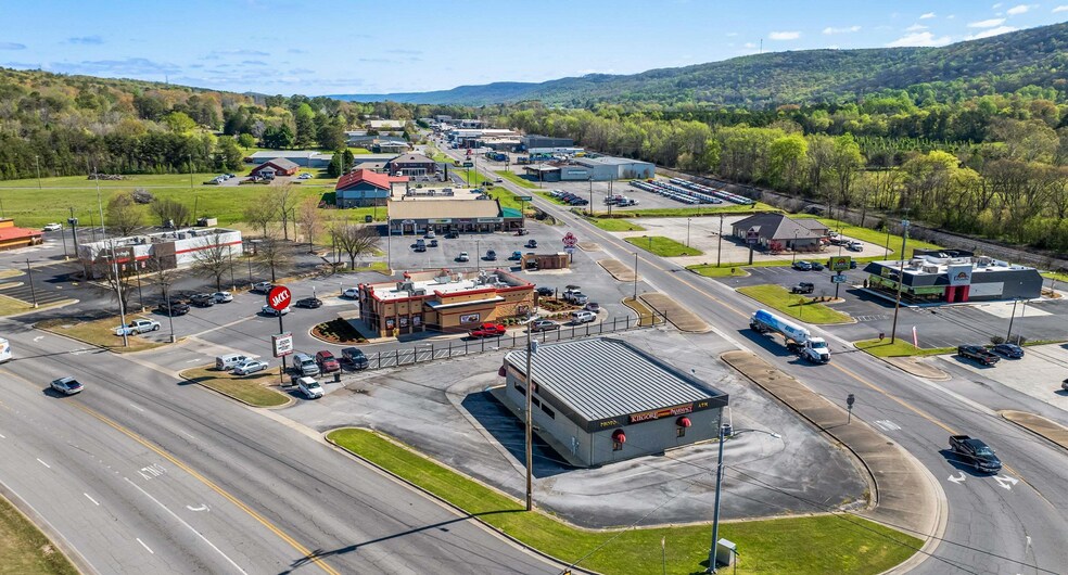 More Photos Of 103 Greenhill Blvd NW, Fort Payne Restaurant For Lease