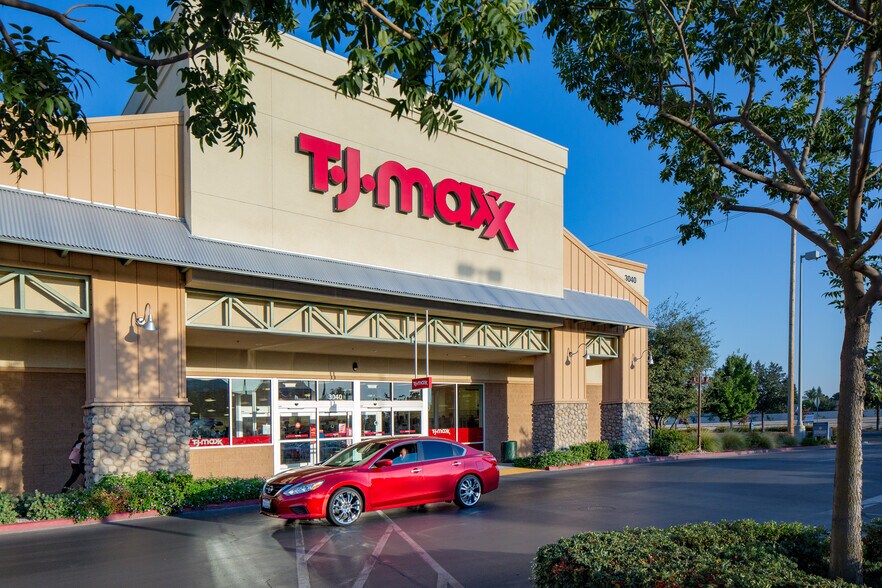 More Photos Of 3000 N Dinuba Blvd, Visalia Unknown For Lease